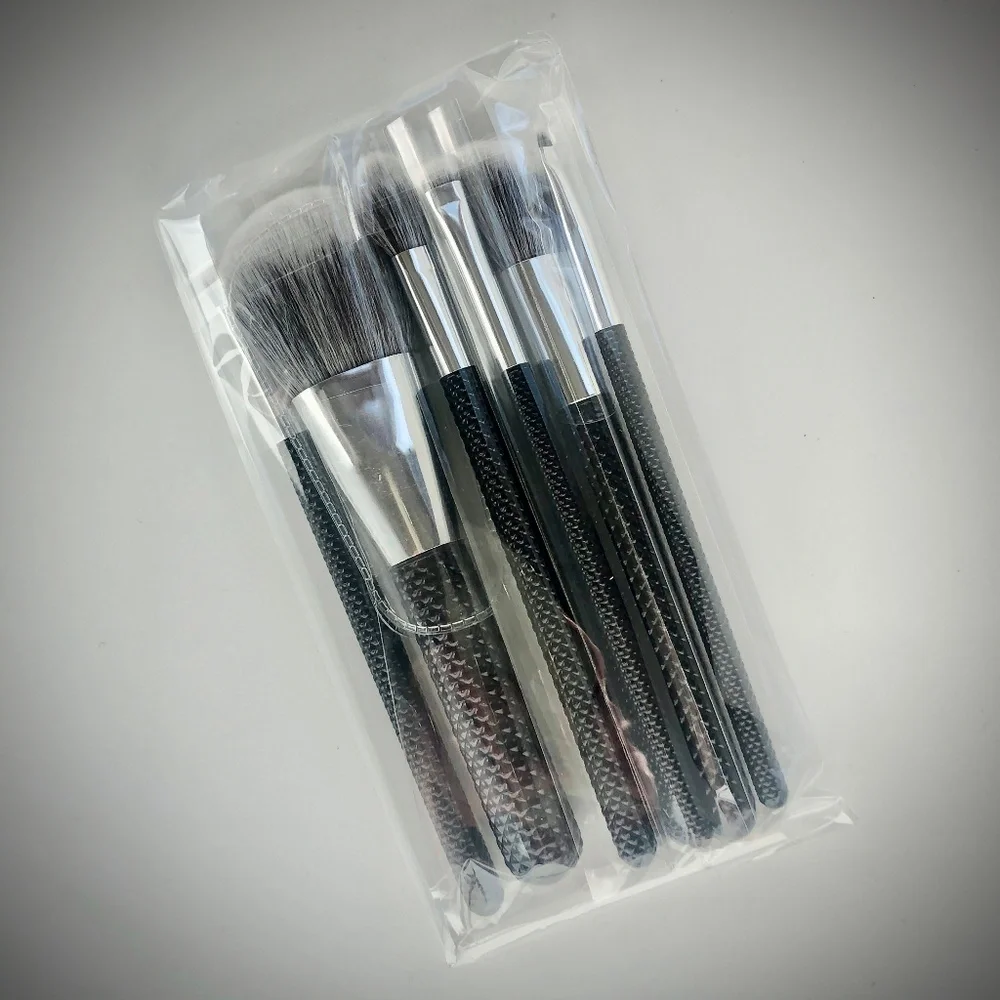 MODA Studio NWT 8Pc Pro Glam Brush Set